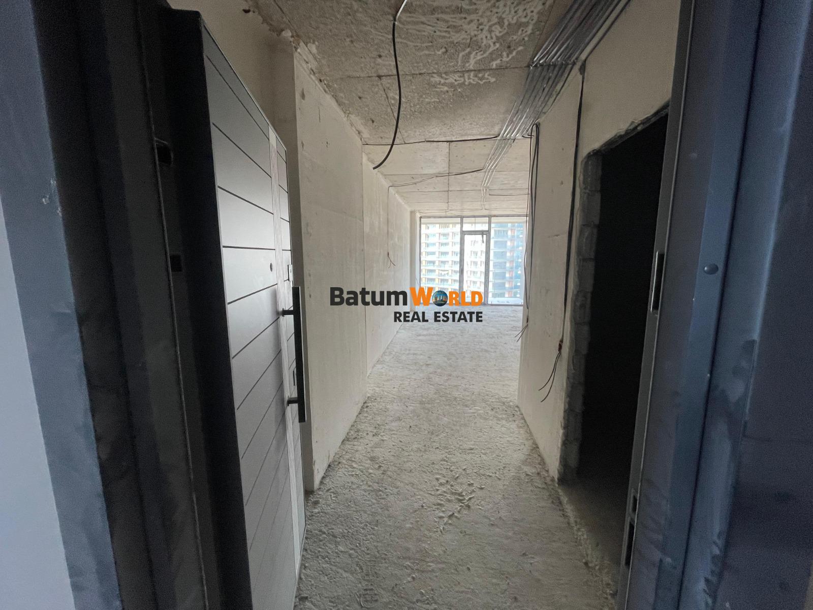 🌟 2025-AA07 – 1310 – Batum Sahil Kulesinde Satılık Beyaz Çerçeveli Stüdyo Daire-33,29 m2-51.599$