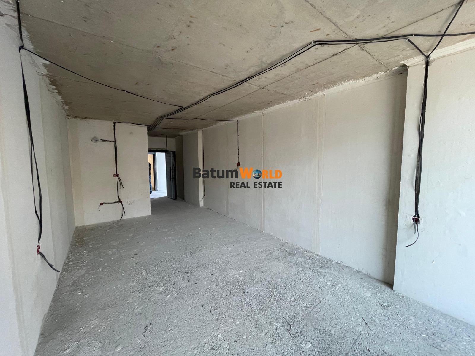 🌟 2025-AA07 – 1310 – Batum Sahil Kulesinde Satılık Beyaz Çerçeveli Stüdyo Daire-33,29 m2-51.599$