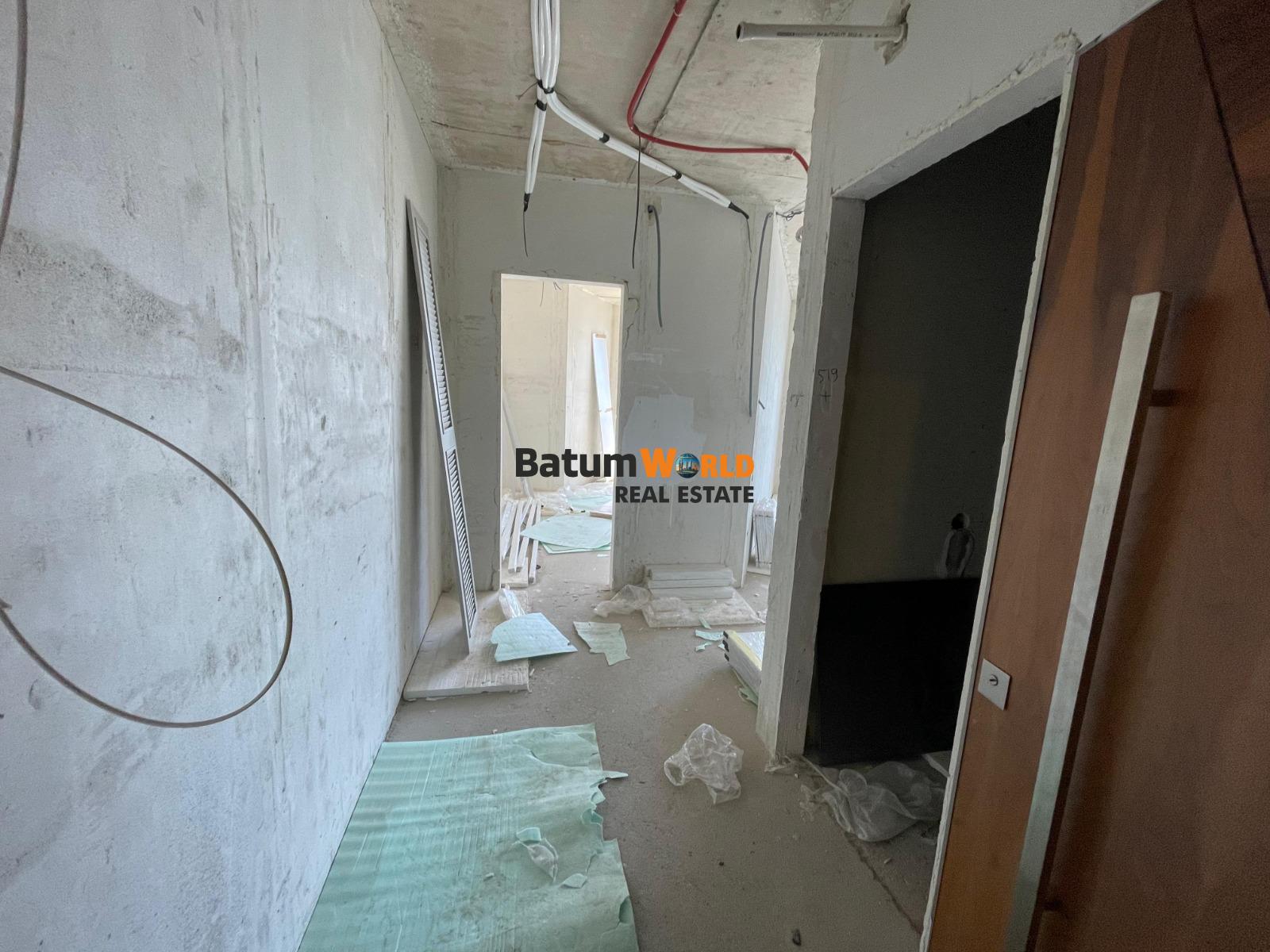 🌟 2025-AA05-C519 – White Frame Apartment for Sale in Crowne Plaza Residence – 68.60 m² – $ 130 340