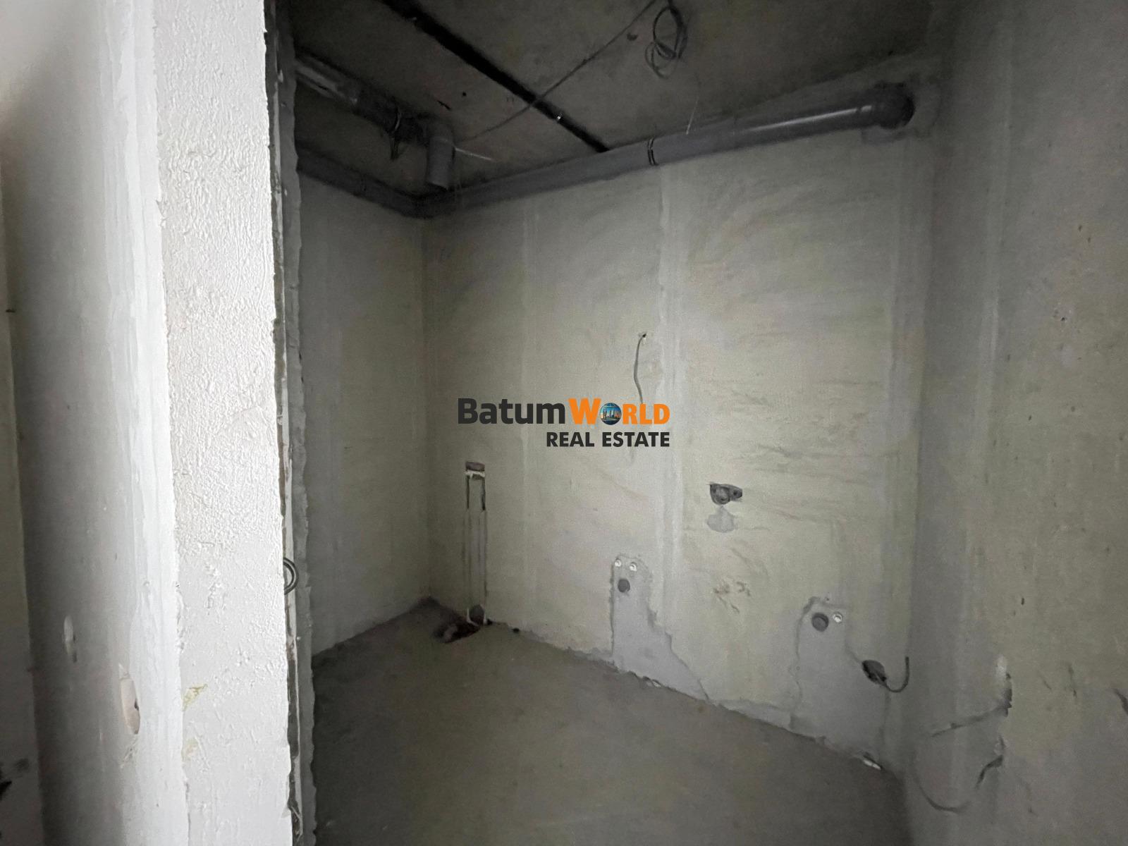 🌟 2025-AA05-C519 – White Frame Apartment for Sale in Crowne Plaza Residence – 68.60 m² – $ 130 340