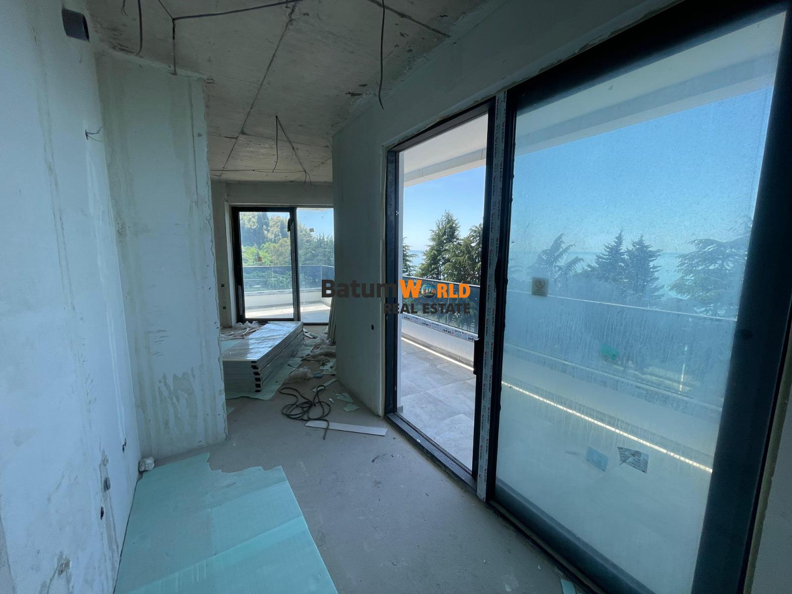 🌟 2025-AA05-C519 – White Frame Apartment for Sale in Crowne Plaza Residence – 68.60 m² – $ 130 340