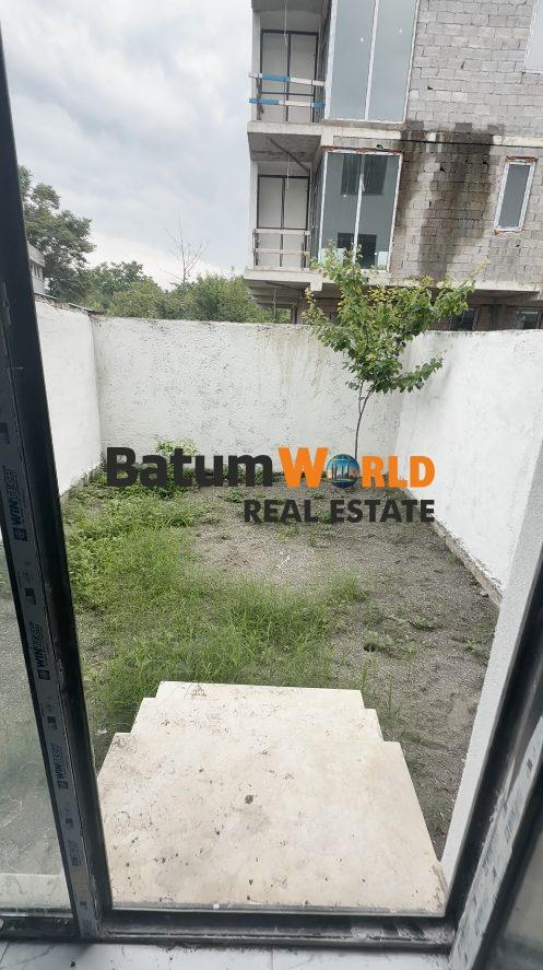 2025-1039-S-Elegant 3-Story Townhouse in Grand White City – 160 m² - $195,000