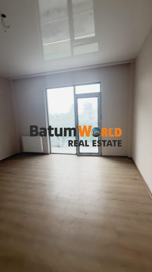 2025-1039-S-Elegant 3-Story Townhouse in Grand White City – 160 m² - $195,000