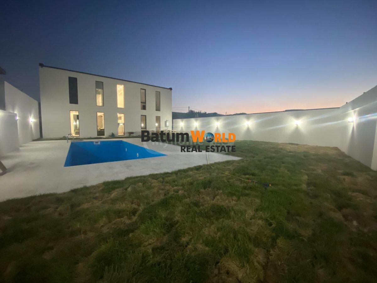 2025-1041 - Spacious 2-Storey Villa with Private Garden in Tbilisi 550.000 $