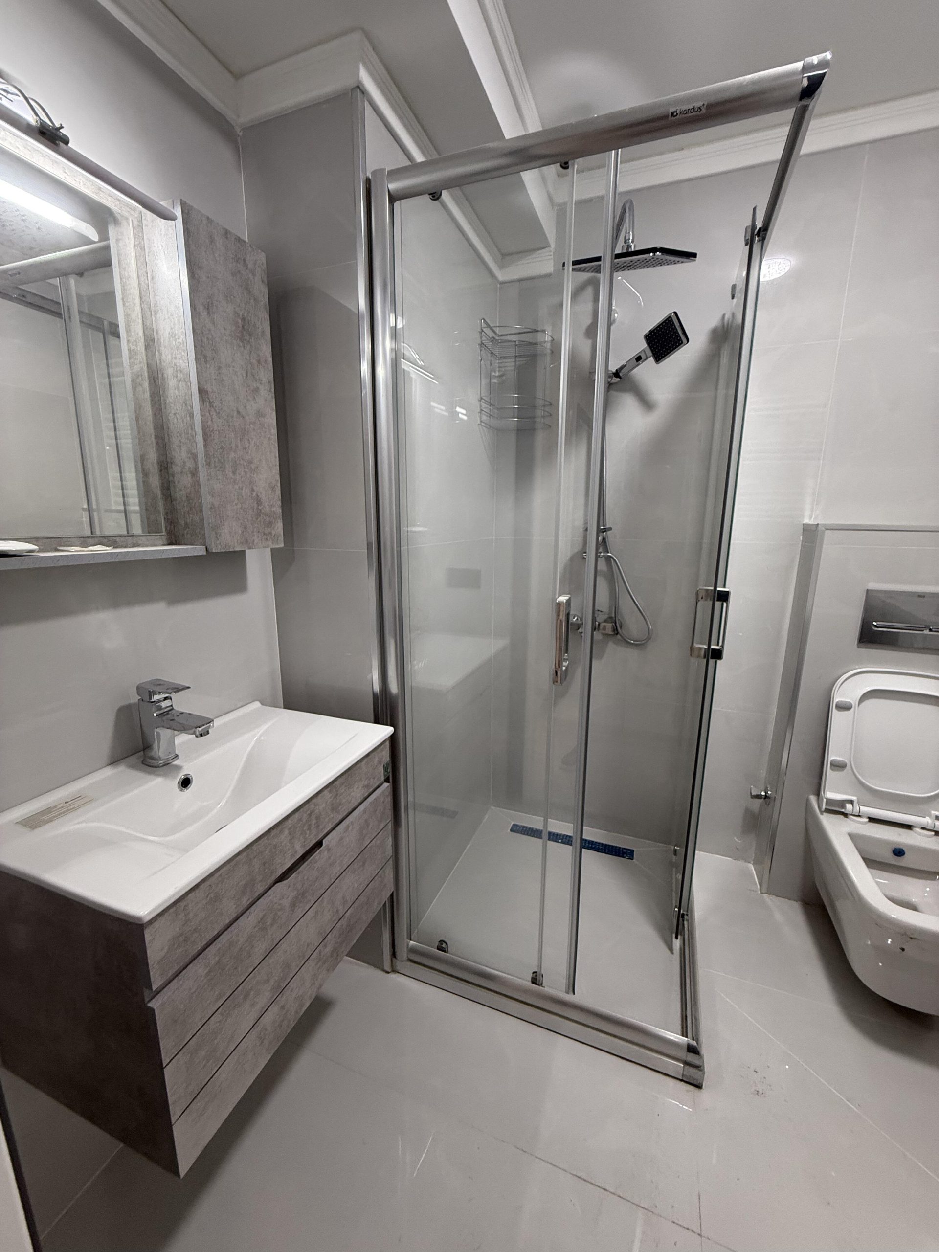 2025-1045-Kaligrafi Kuleleri, Batum'da Benzersiz 1+1 Euro Tasarım Kiralık Daire-650 $ / ay