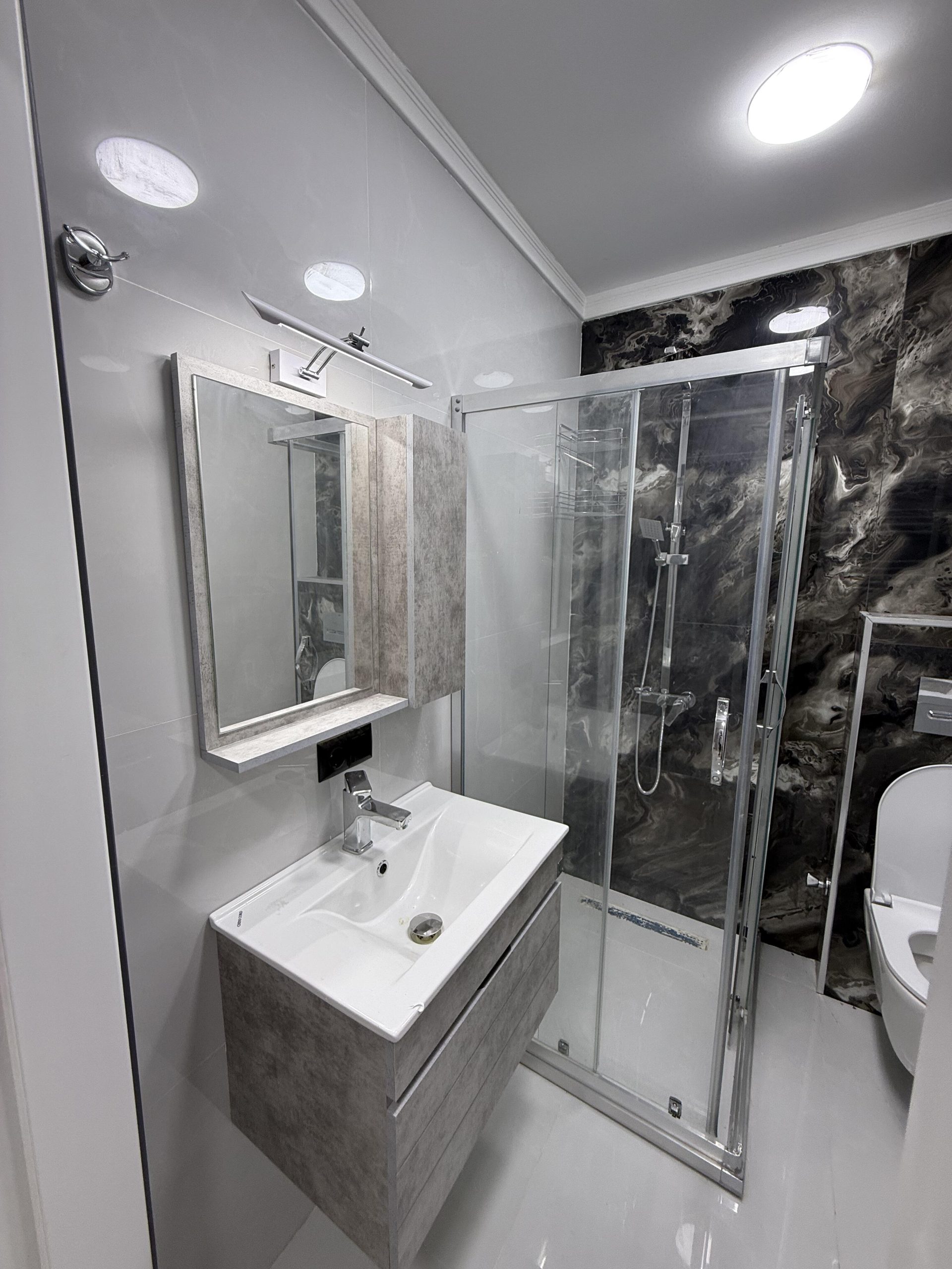 2025-1047-Kaligrafi Kuleleri, Batum'da Benzersiz 2+1 Euro Tasarım Kiralık Daire-750 $ / ay