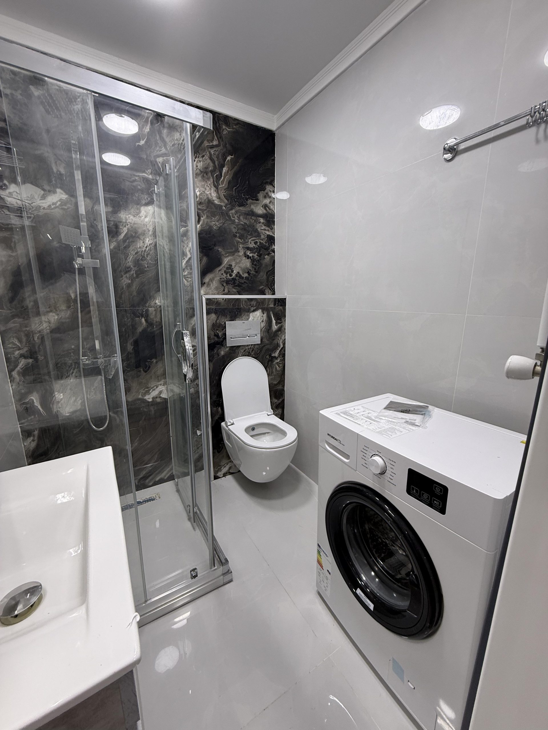 2025-1047-Kaligrafi Kuleleri, Batum'da Benzersiz 2+1 Euro Tasarım Kiralık Daire-750 $ / ay